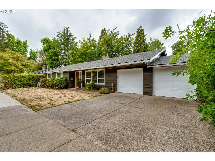 1255 E 24th Ave, Eugene, OR 97403 - #3