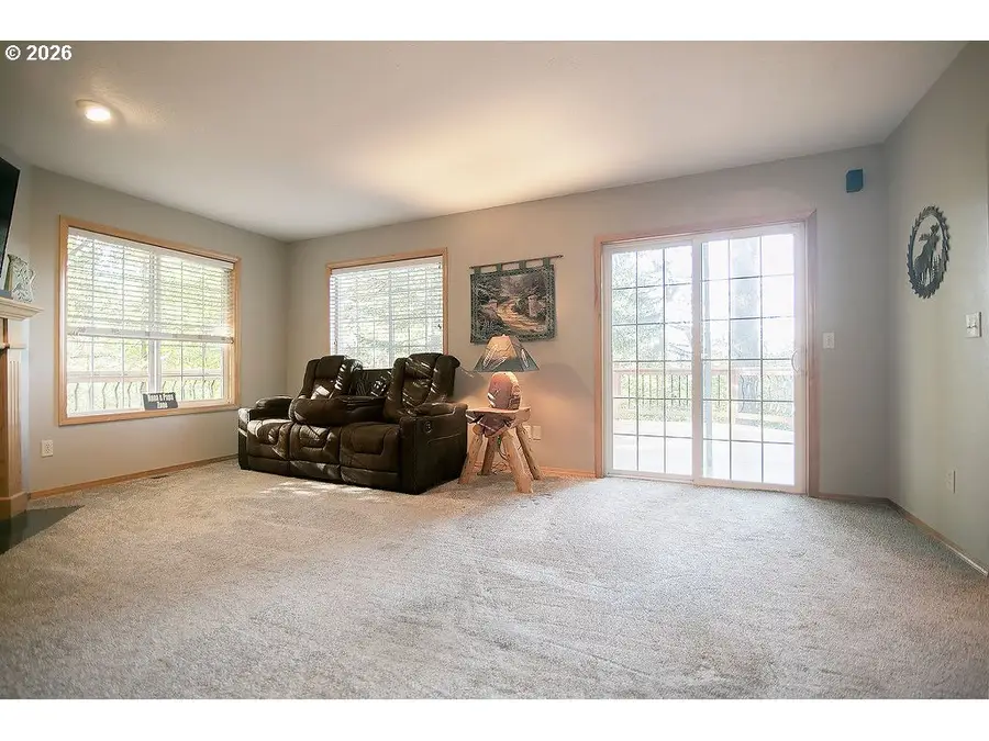 130 Mosswood Ln, Longview, WA 98632 - #3