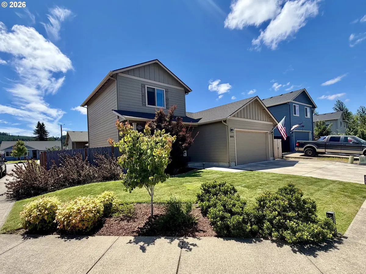 1202 Albatross Ct, Sweet Home, OR 97386 - #1