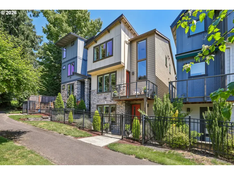 567 SW Chinook Ter, Portland, OR 97225 - #2