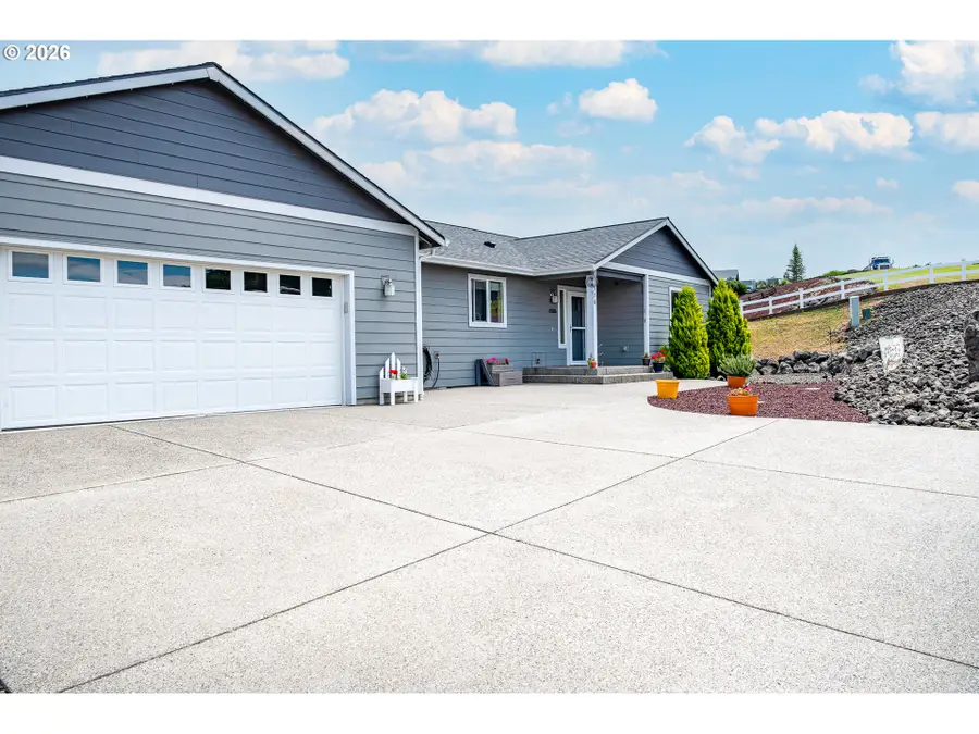 576 Highland Vista Ln, Roseburg, OR 97471 - #2