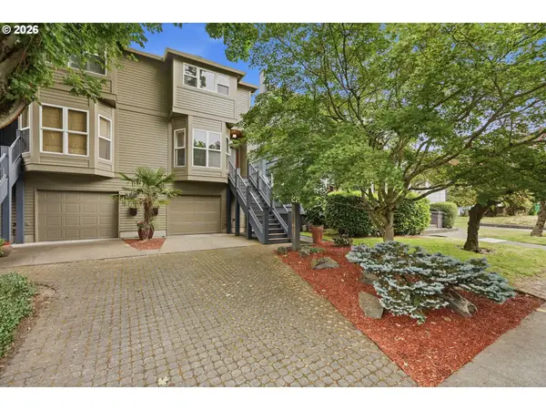 1805 NE Halsey St, Portland, OR 97232