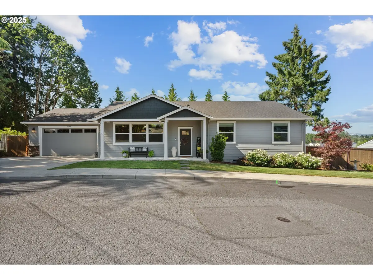 1194 SW Maple St, Dallas, OR 97338 - Image #1