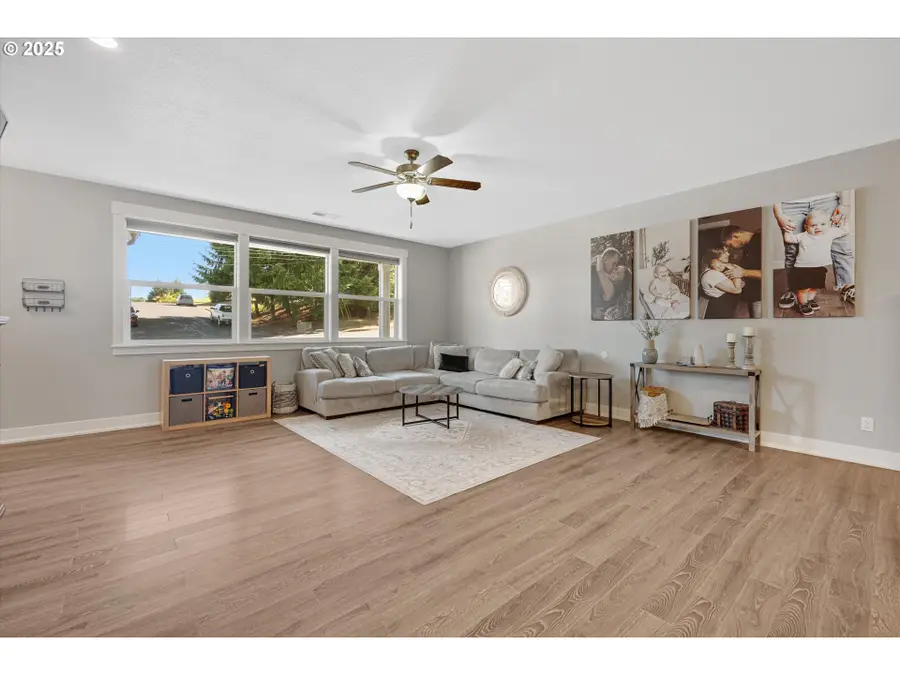 1194 SW Maple St, Dallas, OR 97338 - Image #3