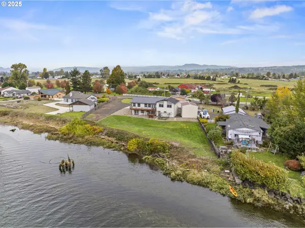 277 W Sunny Sands Rd, Cathlamet, WA 98612