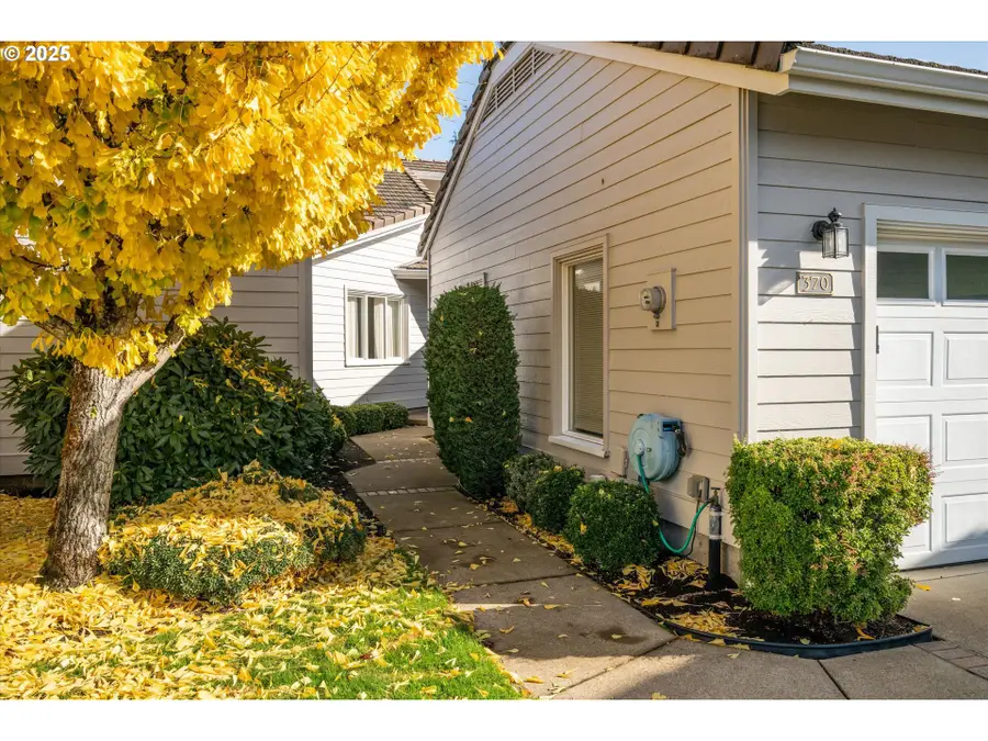 370 Magnolia Dr, Creswell, OR 97426 - Image #2