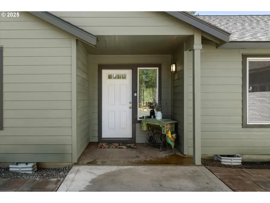 16245 Sparks Dr, Sisters Millican, OR 97739 - Image #2