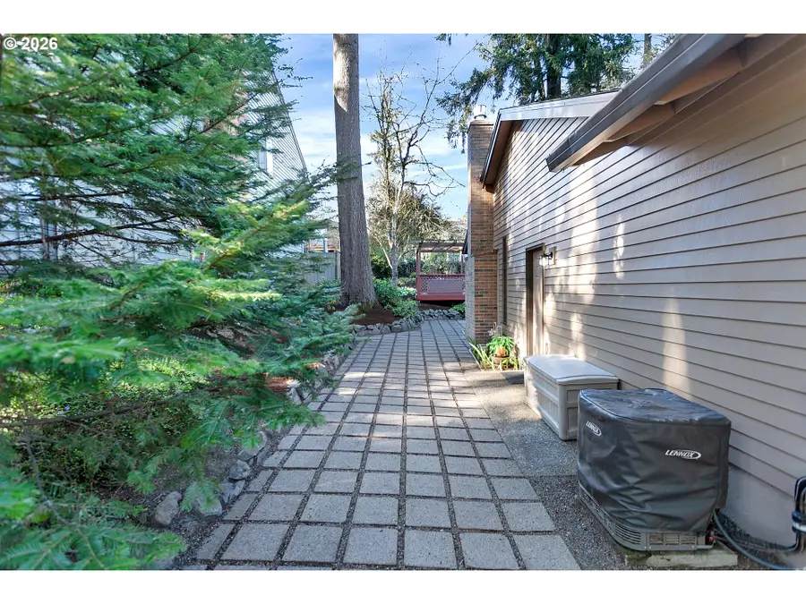 19955 NW Nestucca Dr, Portland, OR 97229 - #3