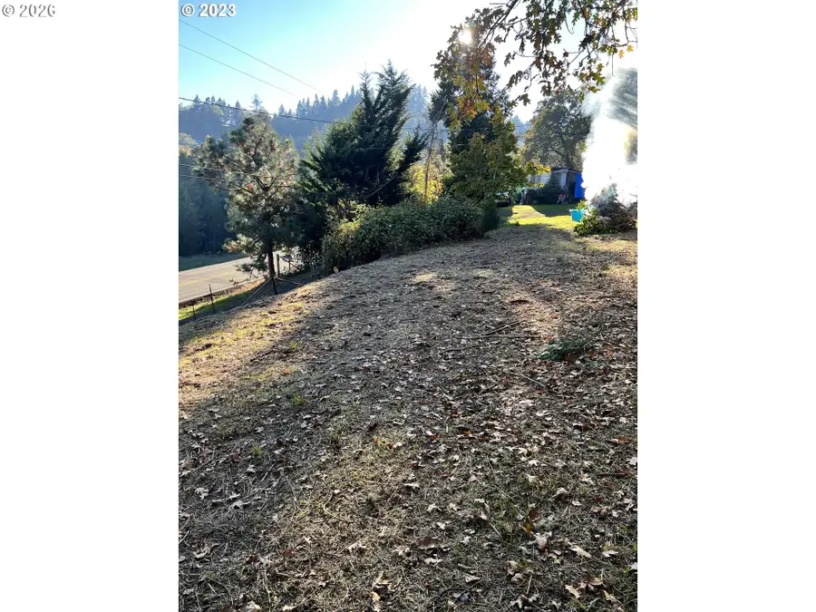 567 Braunda Dr, Roseburg, OR 97471 - #3