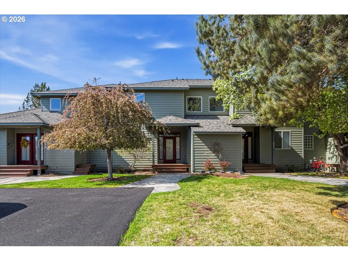 1085 Golden Pheasant Dr, Redmond, OR 97756 - #1