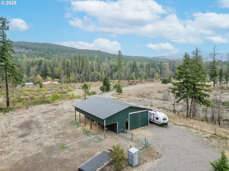 40213 Dogwood Rd, Mill City, OR 97360 - Image #2