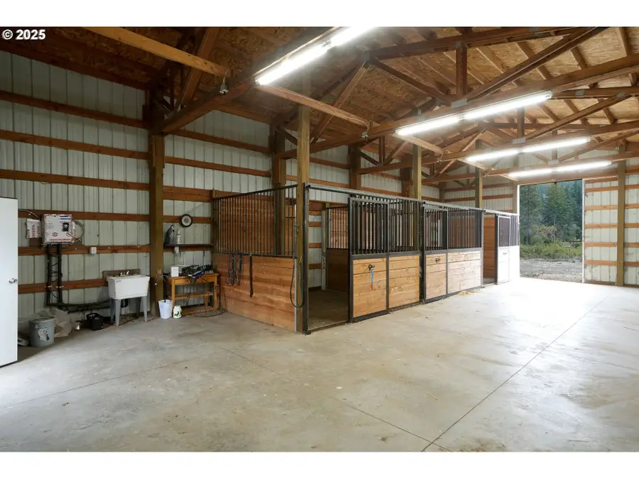 40213 Dogwood Rd, Mill City, OR 97360 - Image #3