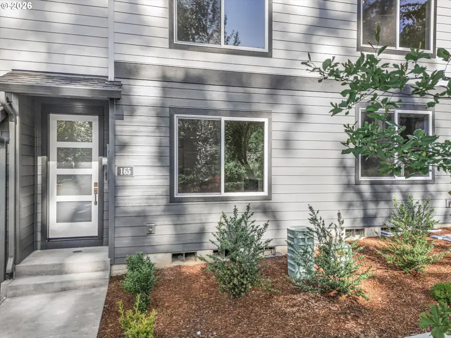 165 NW Mawrcrest Ave, Gresham, OR 97030 - #2