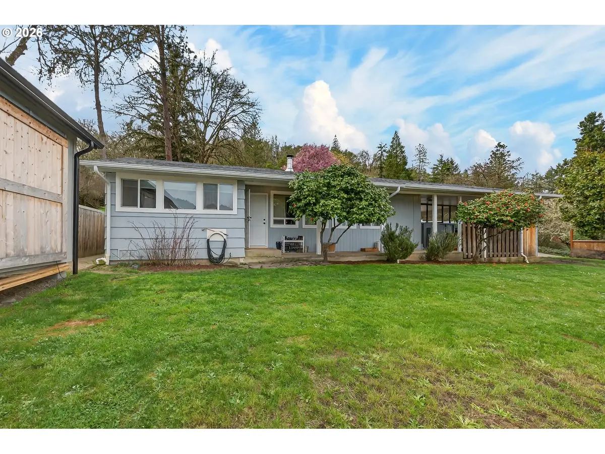 2153 SE Ohio Ave, Roseburg, OR 97470 - #1