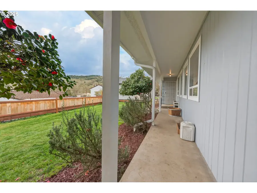 2153 SE Ohio Ave, Roseburg, OR 97470 - #3
