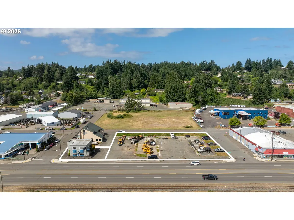 1685 N Bayshore Dr, Coos Bay, OR 97420 - #1