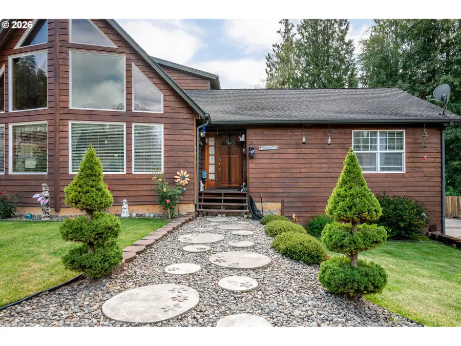 4515 Columbia Heights Rd, Longview, WA 98632 - #2