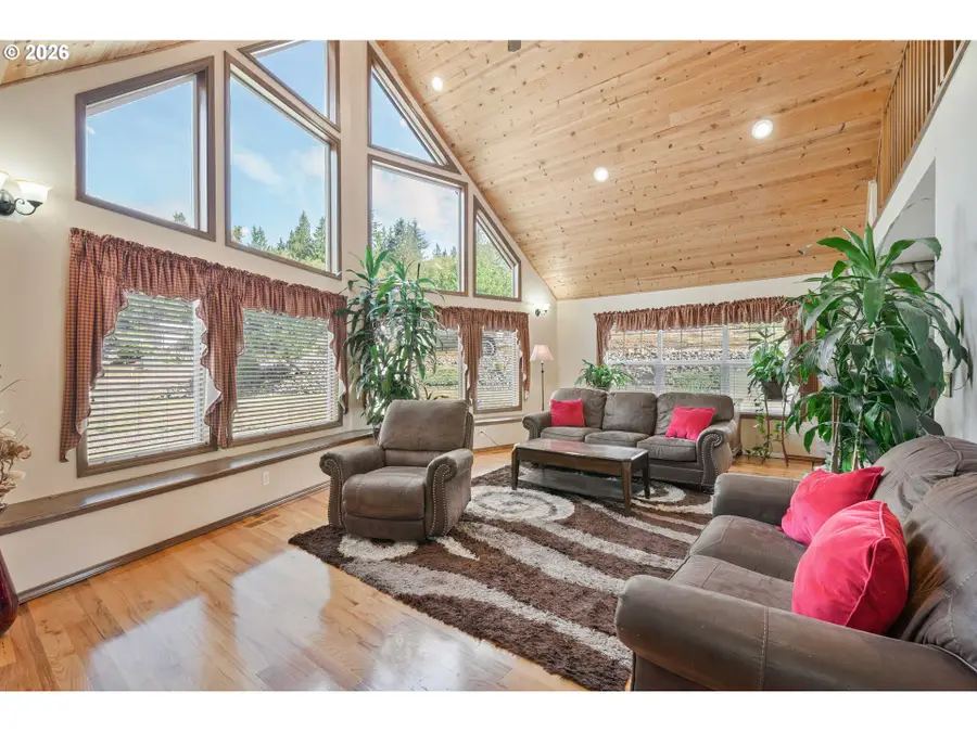 4515 Columbia Heights Rd, Longview, WA 98632 - #3