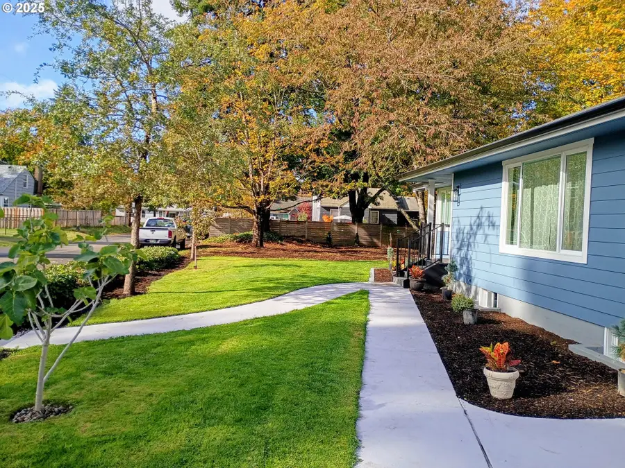 13247 SE Bush St, Portland, OR 97236 - Image #3