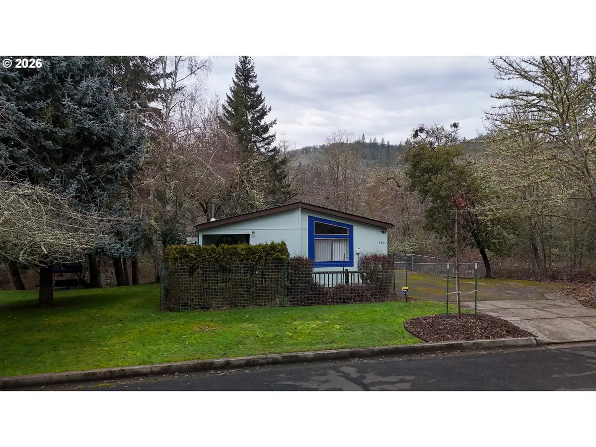464 NE Kirby Ave, Roseburg, OR 97470 - #1