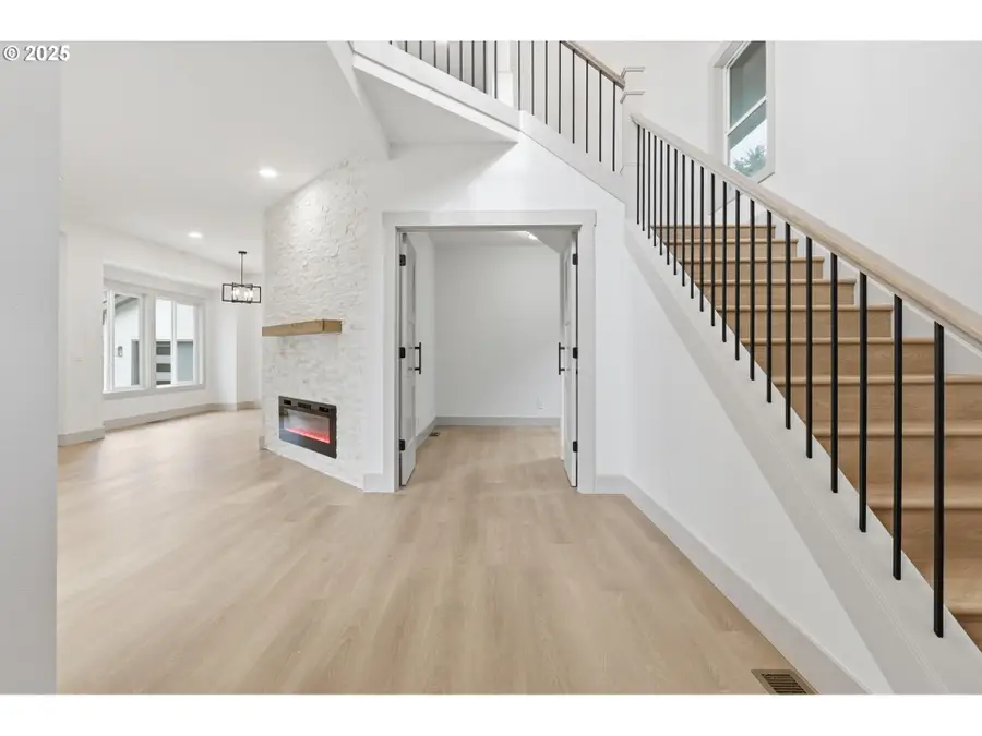 437 NE Fargo St, Portland, OR 97212 - Image #2