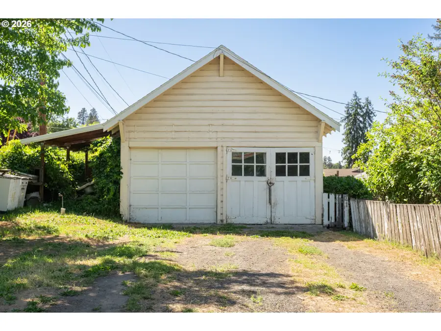 904 E 14th St, The Dalles, OR 97058 - #3