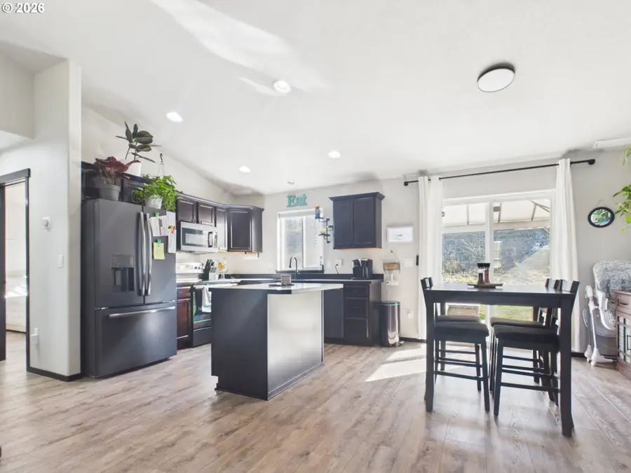 1530 Mckinley St, Umatilla, OR 97882 - #2