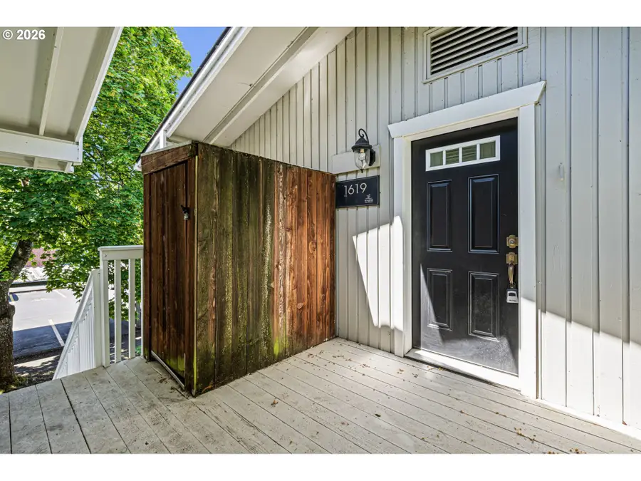 1619 Garfield Pl, Eugene, OR 97402 - #3