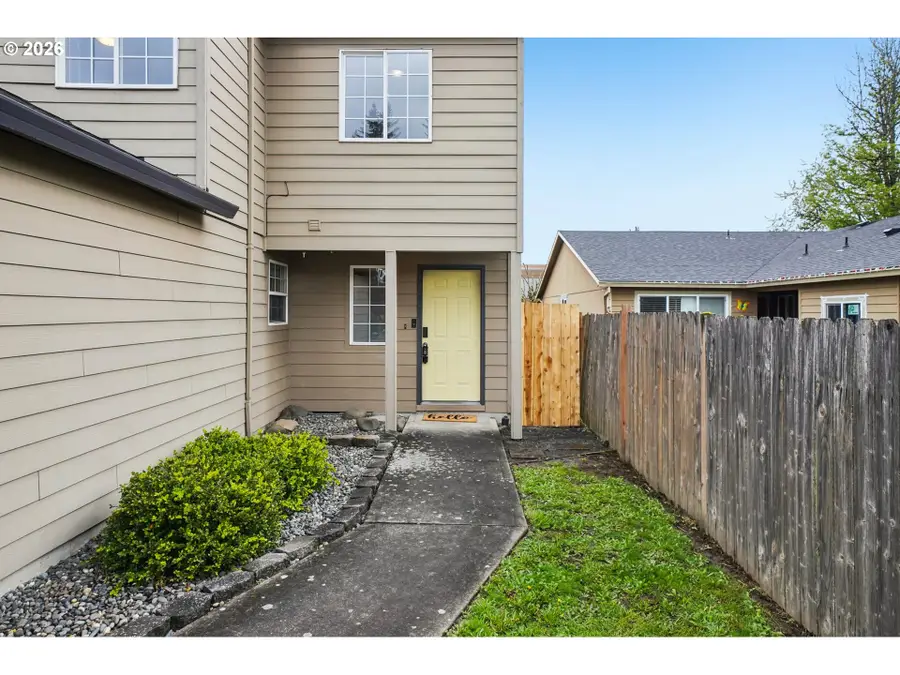 123 SE 34th Cir, Troutdale, OR 97060 - #3