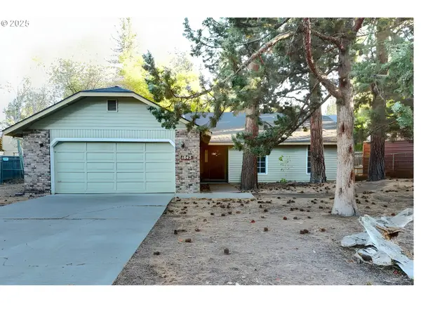 1843 SE Moorwood Ct, Bend, OR 97702