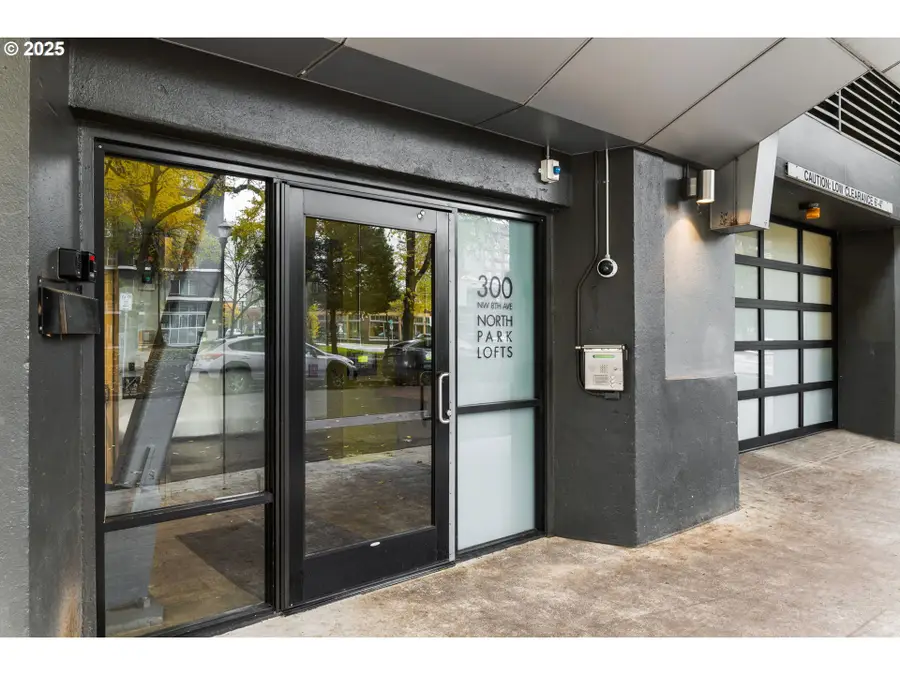 300 NW 8th Ave #601, Portland, OR 97209 - Image #2
