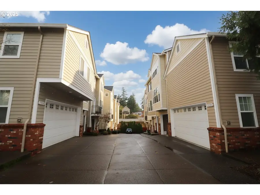 7872 SW 31st Ave #11, Portland, OR 97219 - Image #2