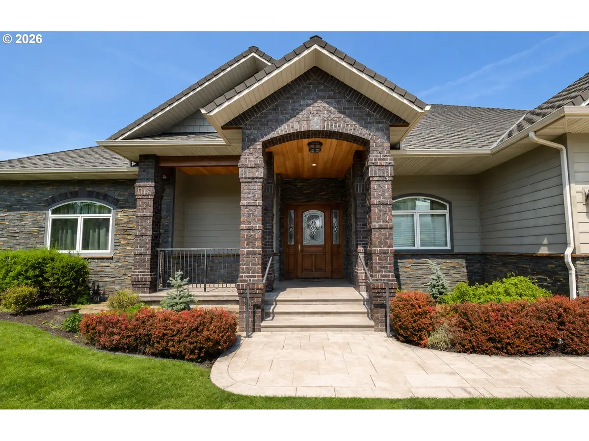 121 Ridge Dr, La Grande, OR 97850 - #1