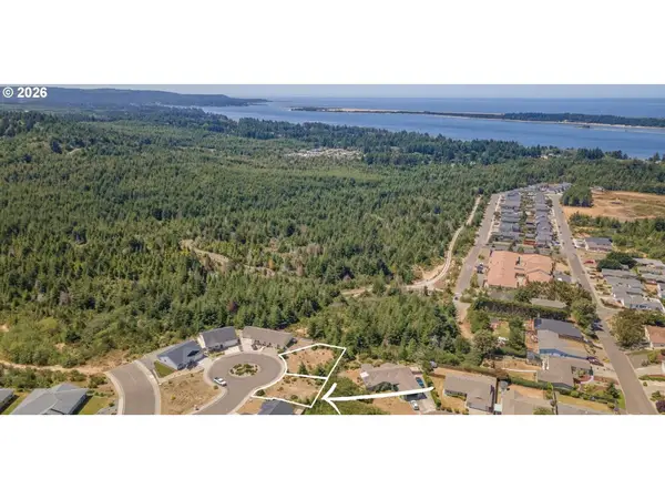 1 Nautical Ct, CoosBay, OR 97420