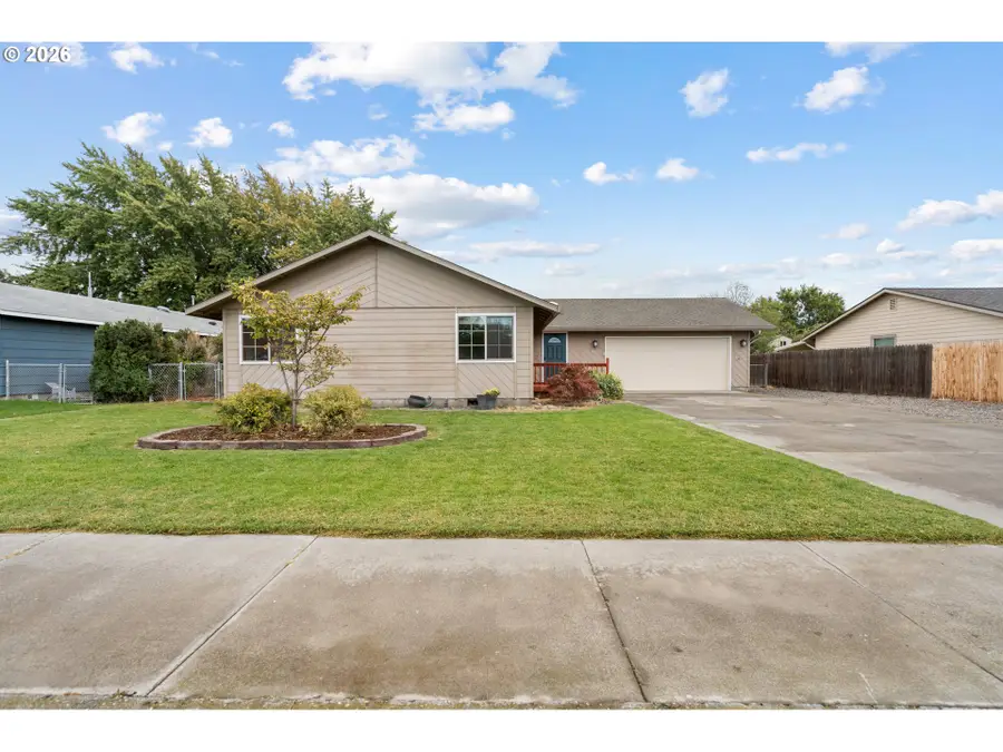 835 SW 13th Pl, Hermiston, OR 97838 - #2