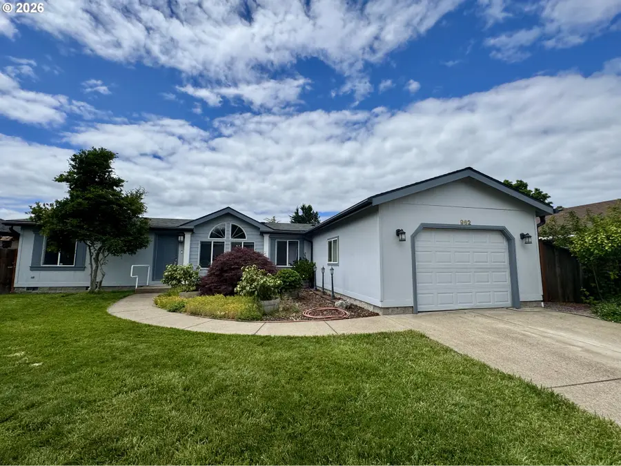 962 Rainbow Dr, Springfield, OR 97477 - #3