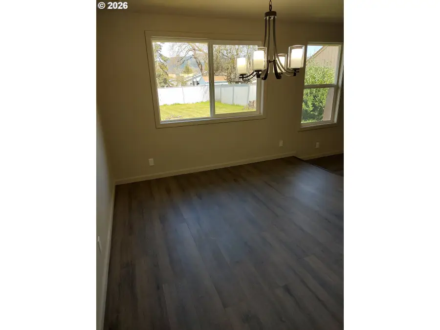 778 V St, Springfield, OR 97477 - #3