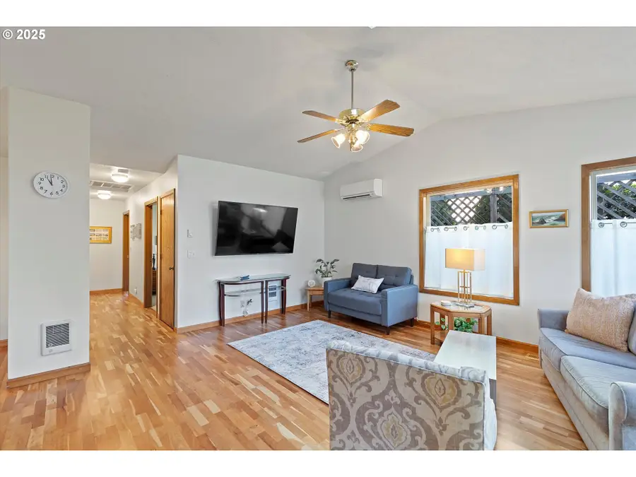 1420 SW Fairway Dr, Waldport, OR 97394 - Image #3