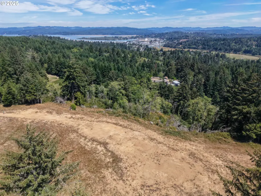 1923 Idaho Ave, Coos Bay, OR 97420 - #3