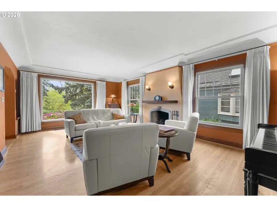 7017 NE Sacramento St, Portland, OR 97213 - #3