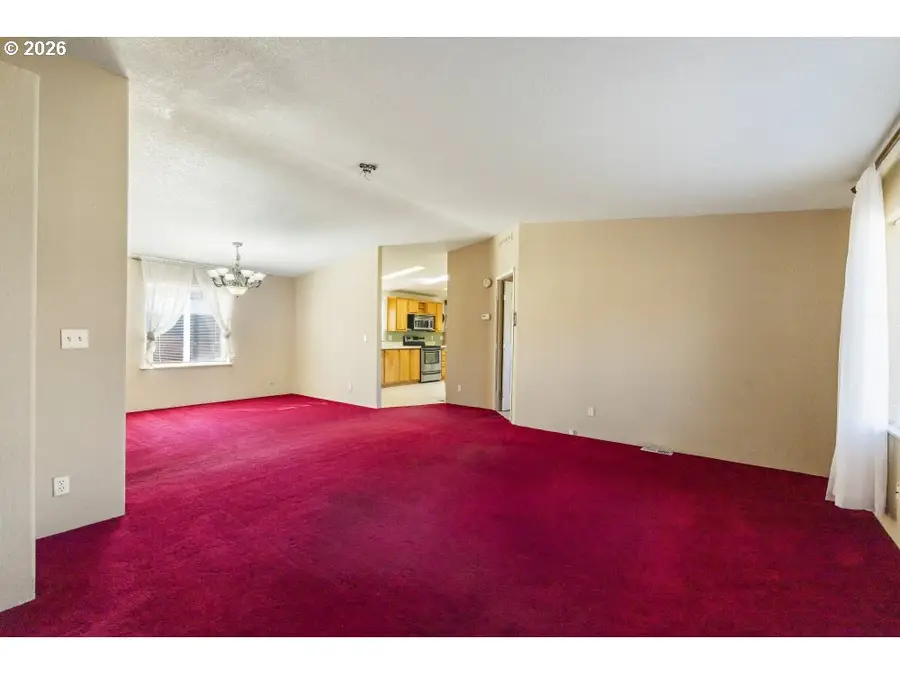 3103 Emerald St, Klamath Falls, OR 97601 - #2