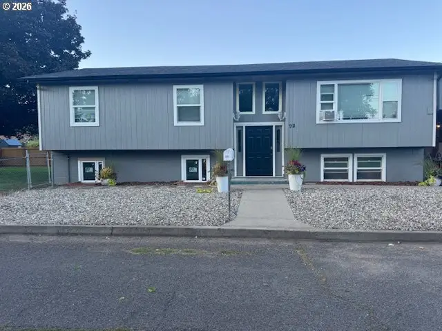 911 Division Ave, La Grande, OR 97850 - #1