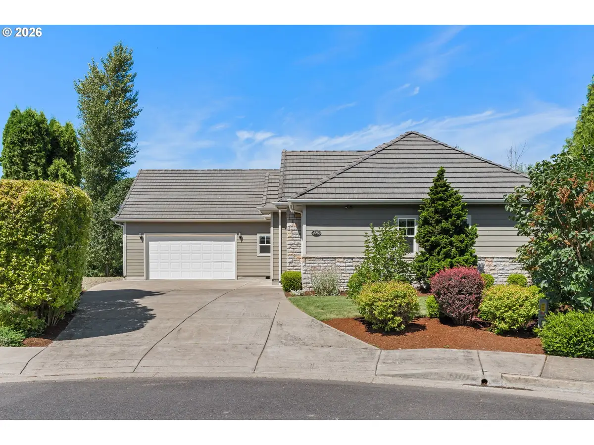 225 Pebble Beach Dr, Creswell, OR 97426 - #1