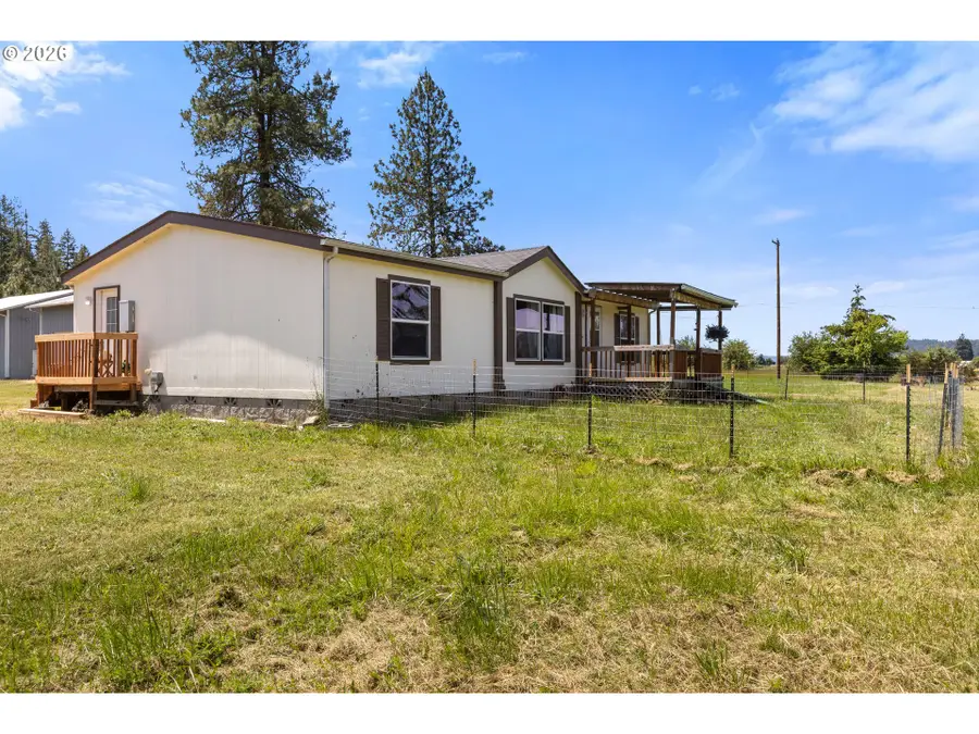 6107 Nonpareil Rd, Sutherlin, OR 97479 - #2