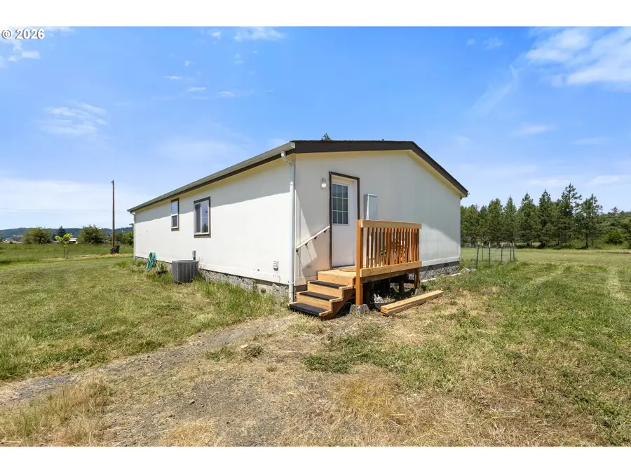 6107 Nonpareil Rd, Sutherlin, OR 97479 - #3