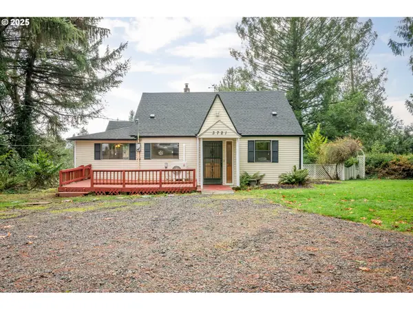 3721 Columbia Heights Rd, Longview, WA 98632