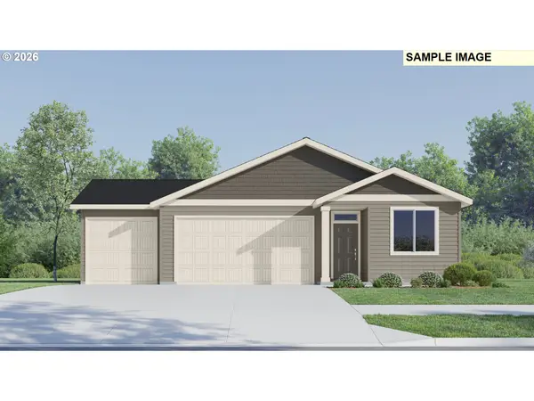 1040 Cardinal St #HS72, Woodburn, OR 97071