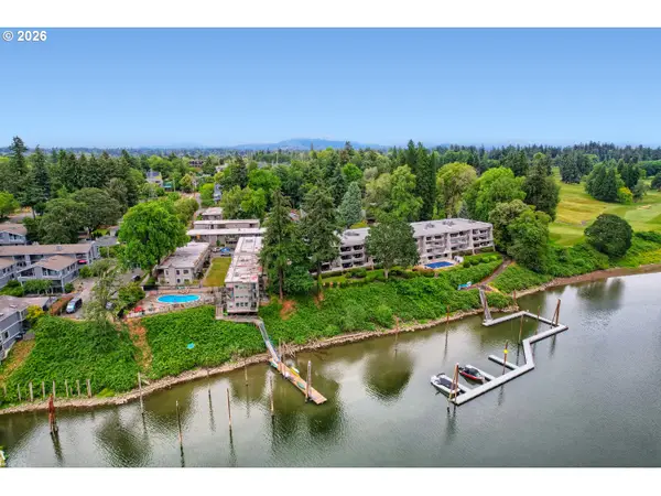 790 SE Webber St #213, Portland, OR 97202