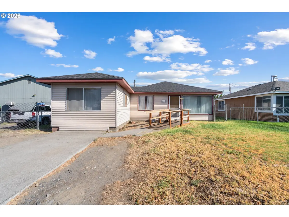 1221 7th St, Umatilla, OR 97882 - #1