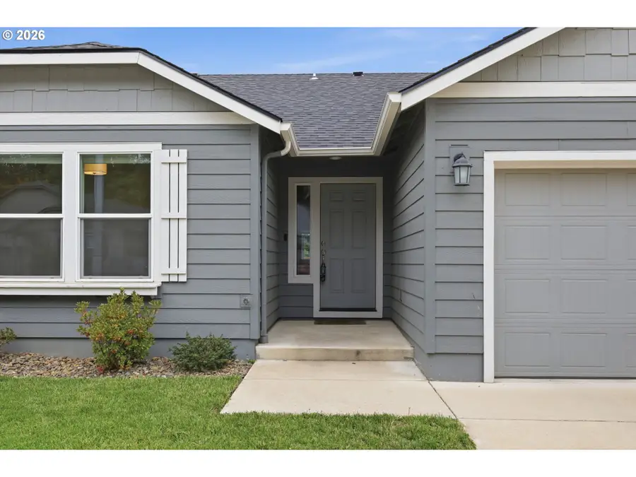 5320 Squirrel St, Springfield, OR 97478 - #2